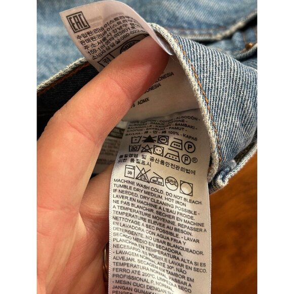 Levis 501 Shorts Womens 28 Blue Denim Cut off Raw Hem Distressed Medium Wash - Picture 5 of 8